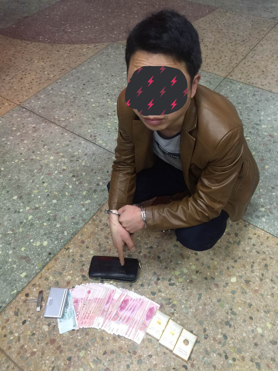 鹤城公安十三天抓获保险柜盗窃犯