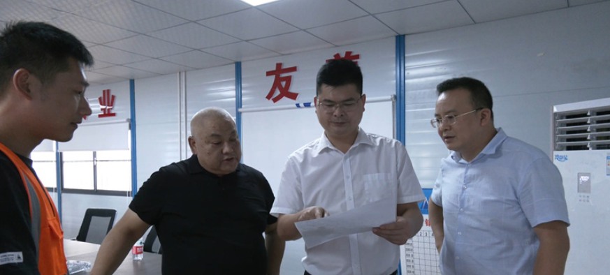 郑明明调度首钢农场片区规划道路项目建设