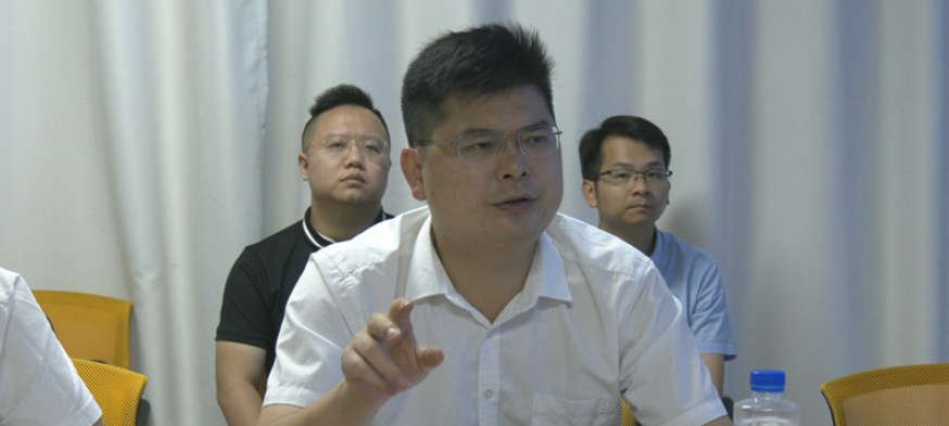 郑明明调度德众股份公司上市工作