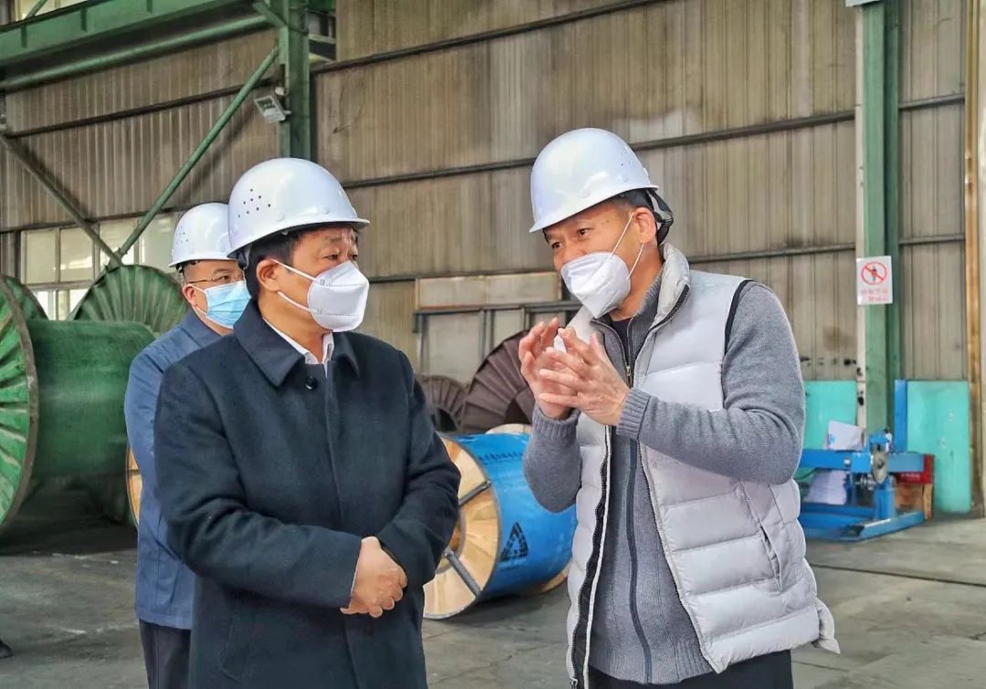 唐成调研产业园区工作